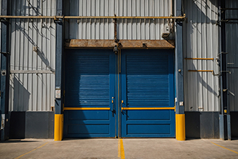 أبواب المصانع